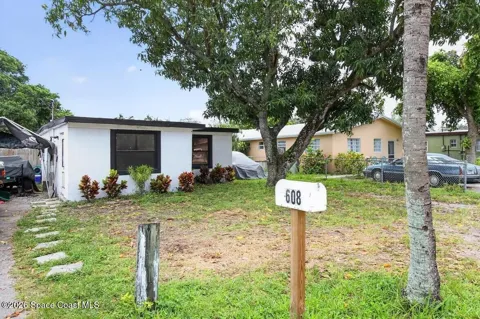608 NW 15th Avenue