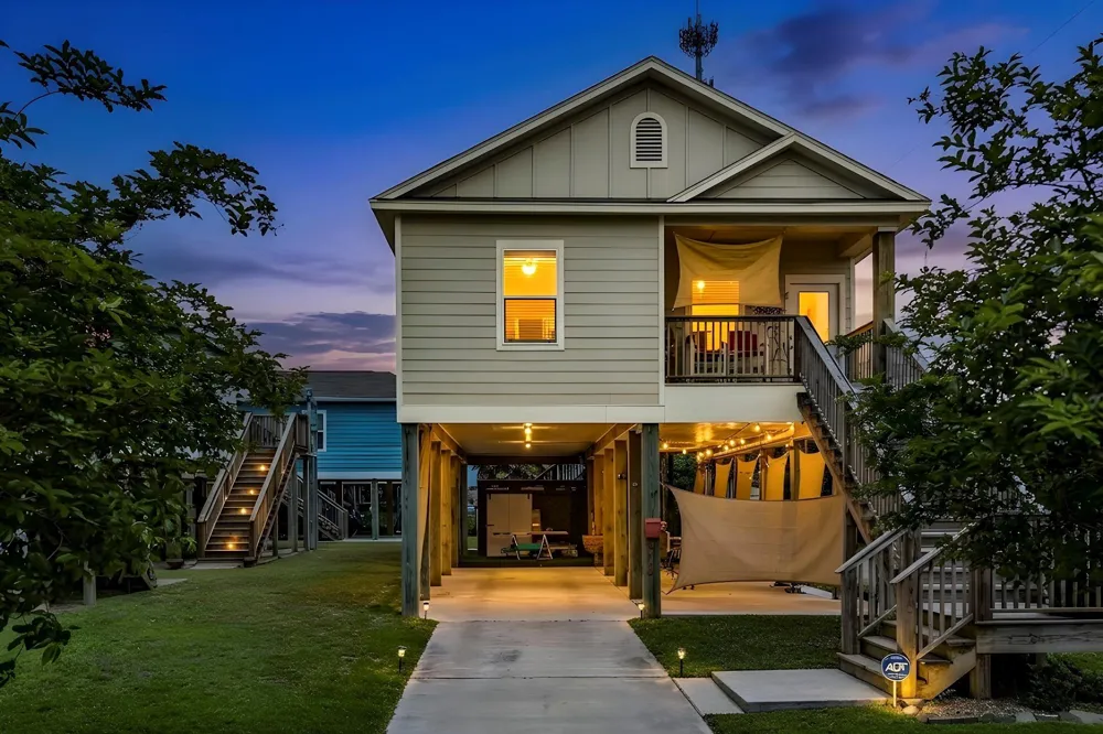 710 35th Street Galveston, TX 77550