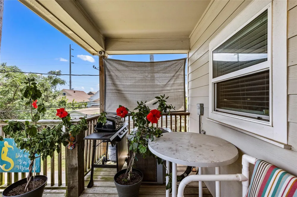 710 35th Street Galveston, TX 77550