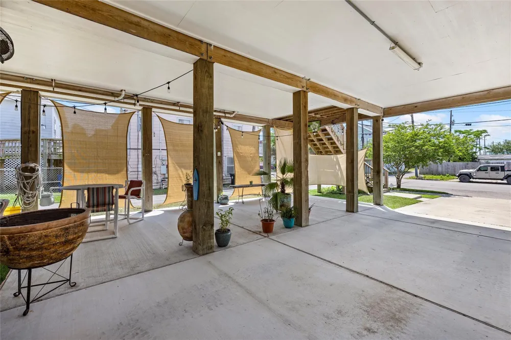 710 35th Street Galveston, TX 77550