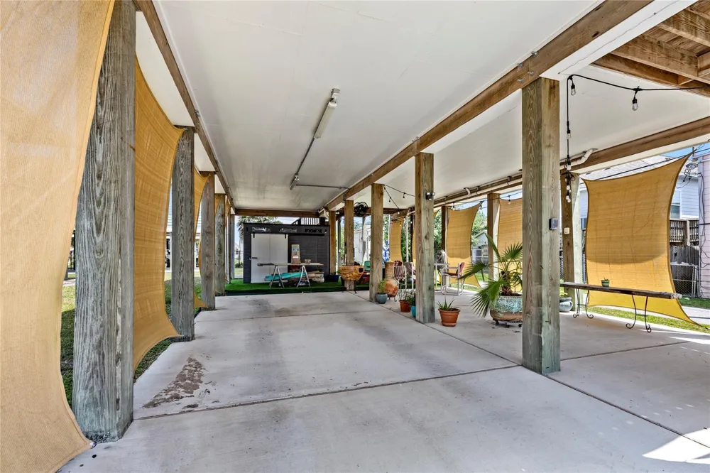 710 35th Street Galveston, TX 77550