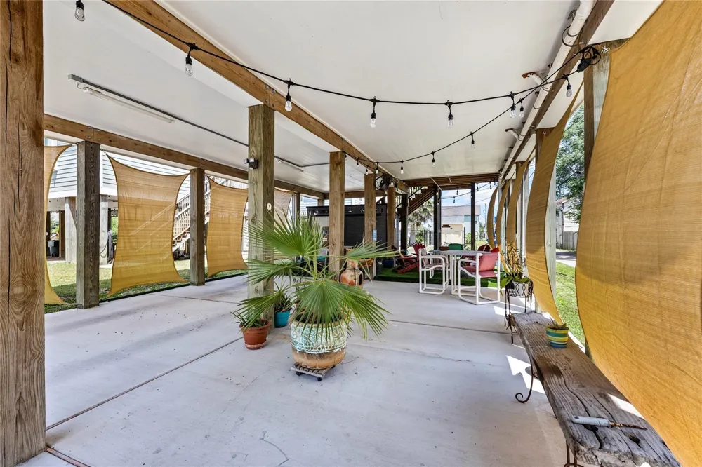 710 35th Street Galveston, TX 77550
