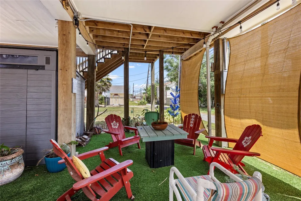 710 35th Street Galveston, TX 77550