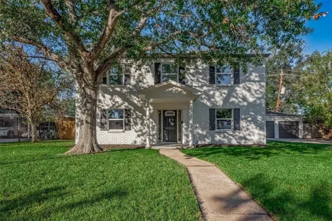 2414 Walnut Bend Lane
