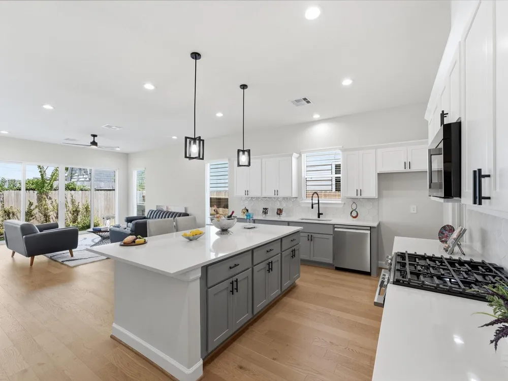 7208 Shadyvilla Lane Houston, TX 77055