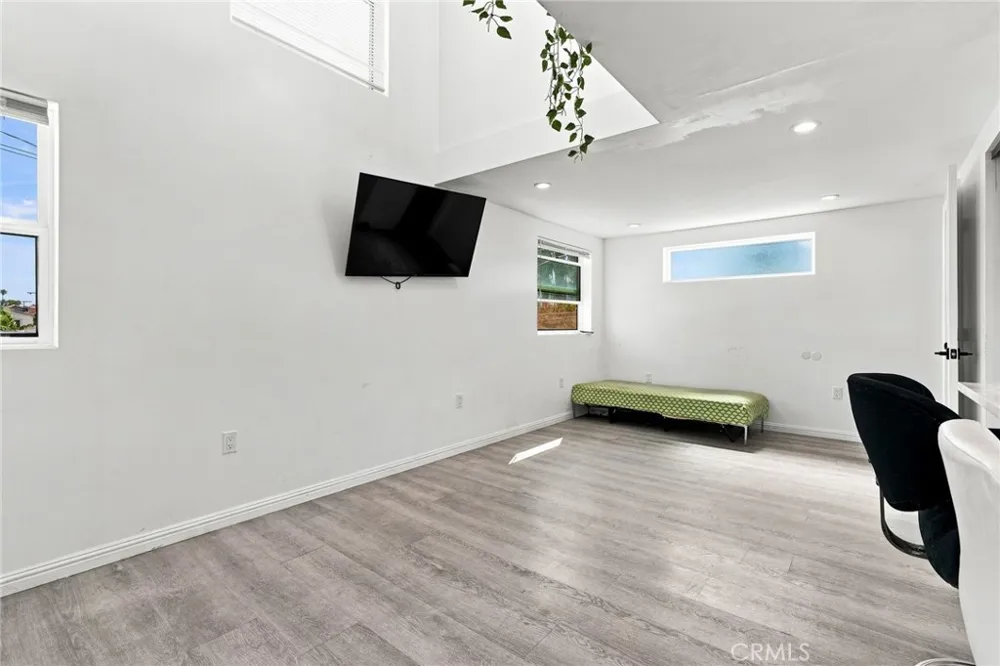 1209 Huntington Street Huntington Beach, CA 92648