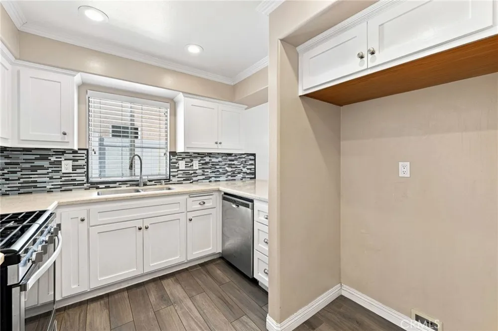 1209 Huntington Street Huntington Beach, CA 92648