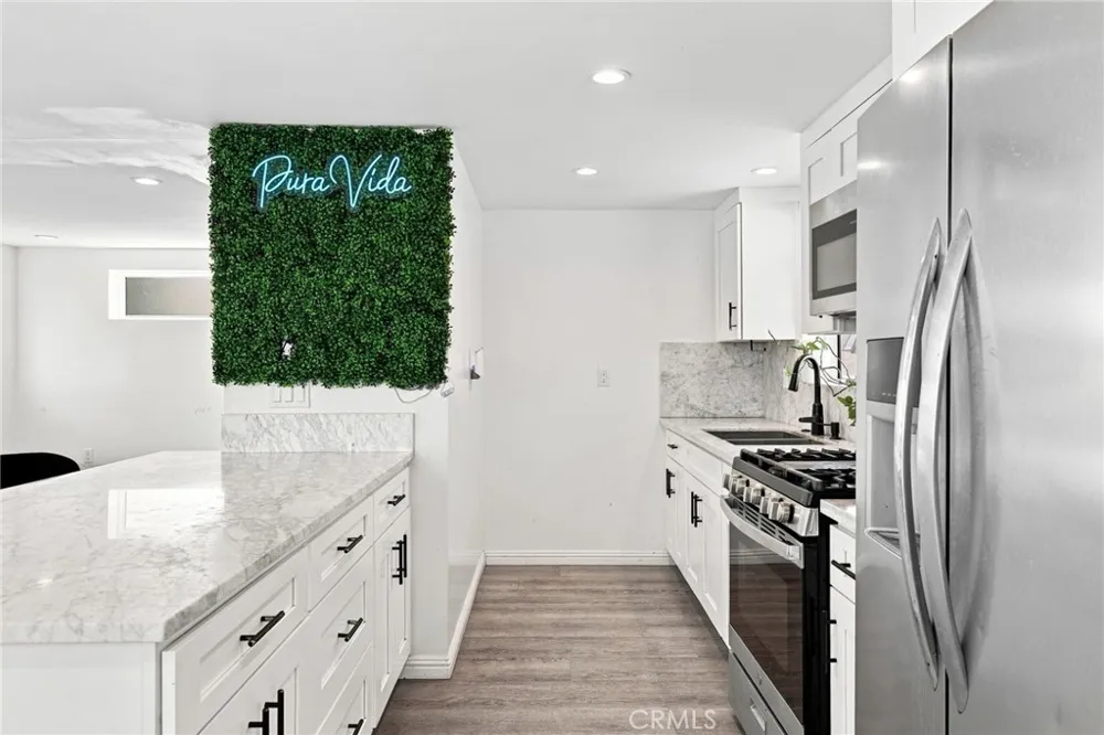 1209 Huntington Street Huntington Beach, CA 92648