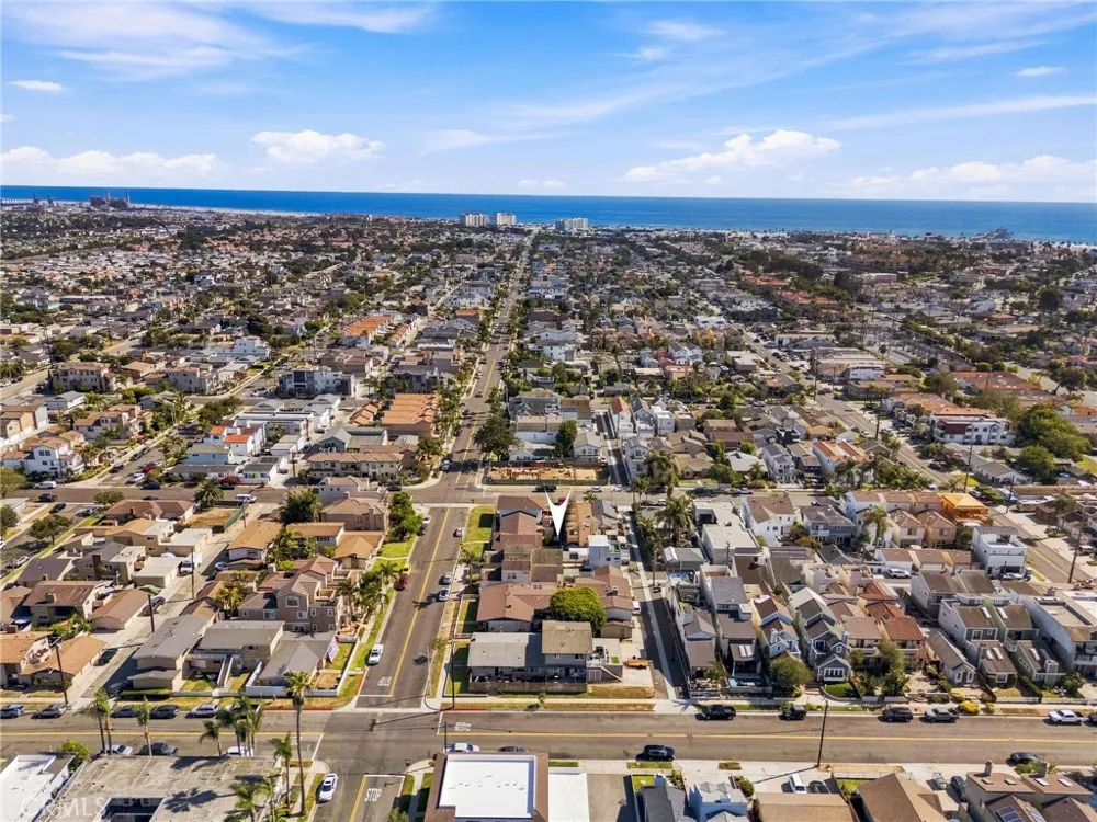 1209 Huntington Street Huntington Beach, CA 92648