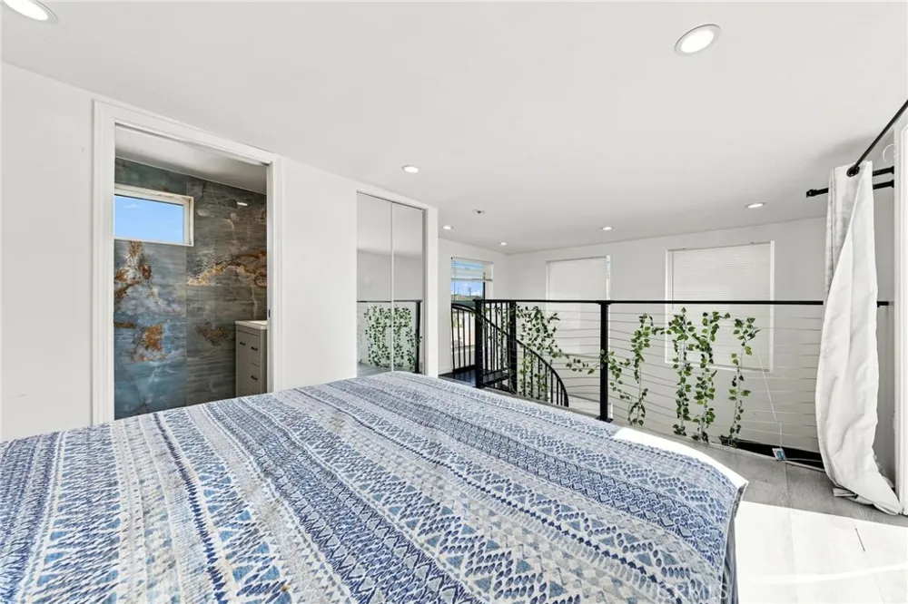 1209 Huntington Street Huntington Beach, CA 92648