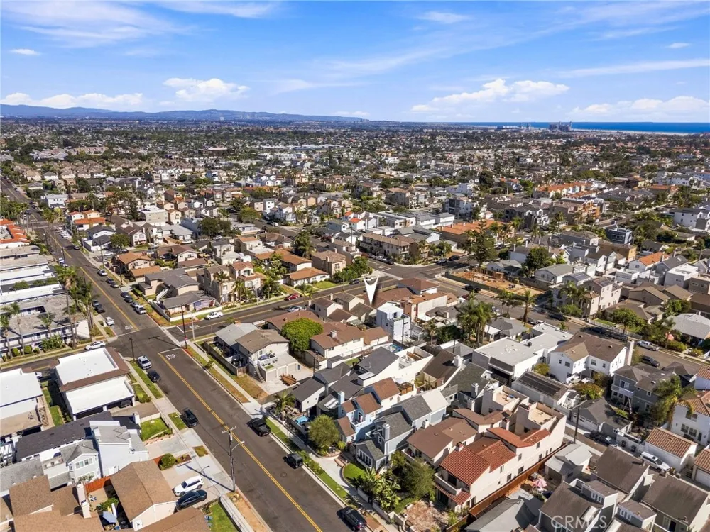 1209 Huntington Street Huntington Beach, CA 92648