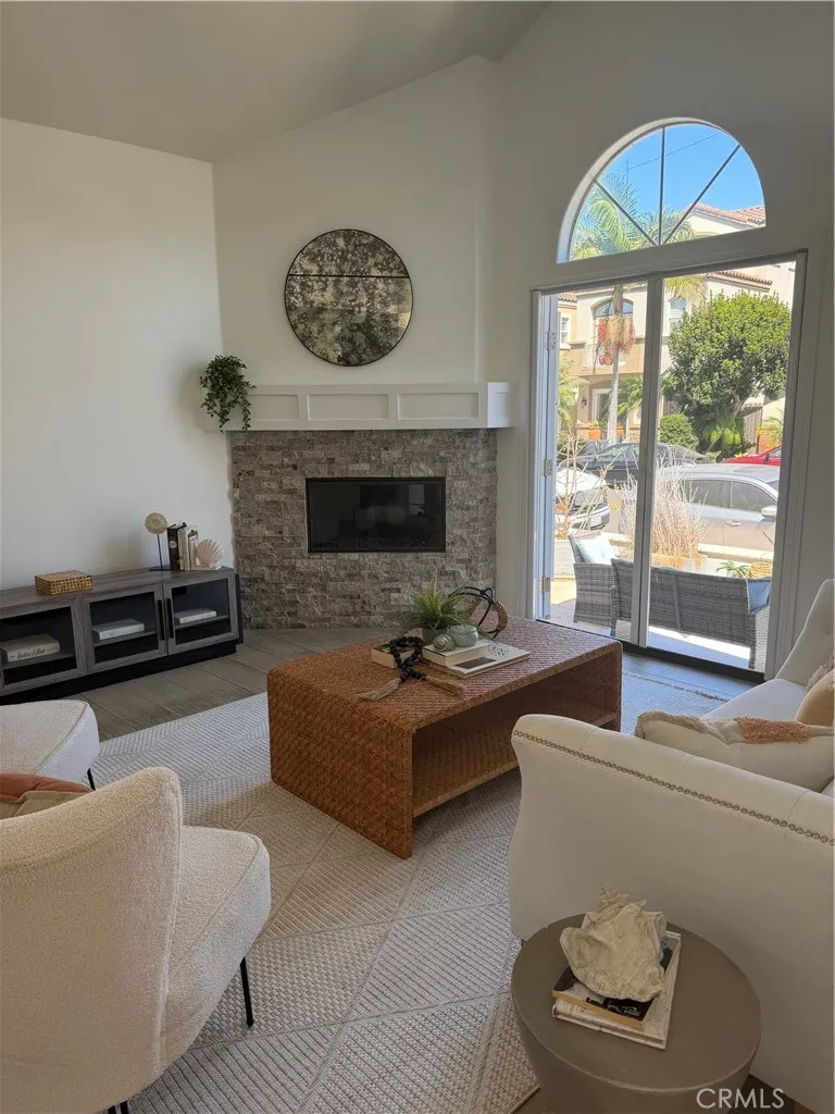 1209 Huntington Street Huntington Beach, CA 92648