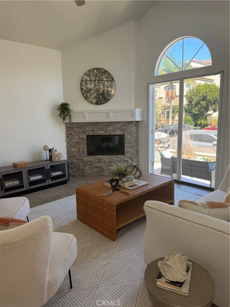 1209 Huntington Street Huntington Beach, CA 92648