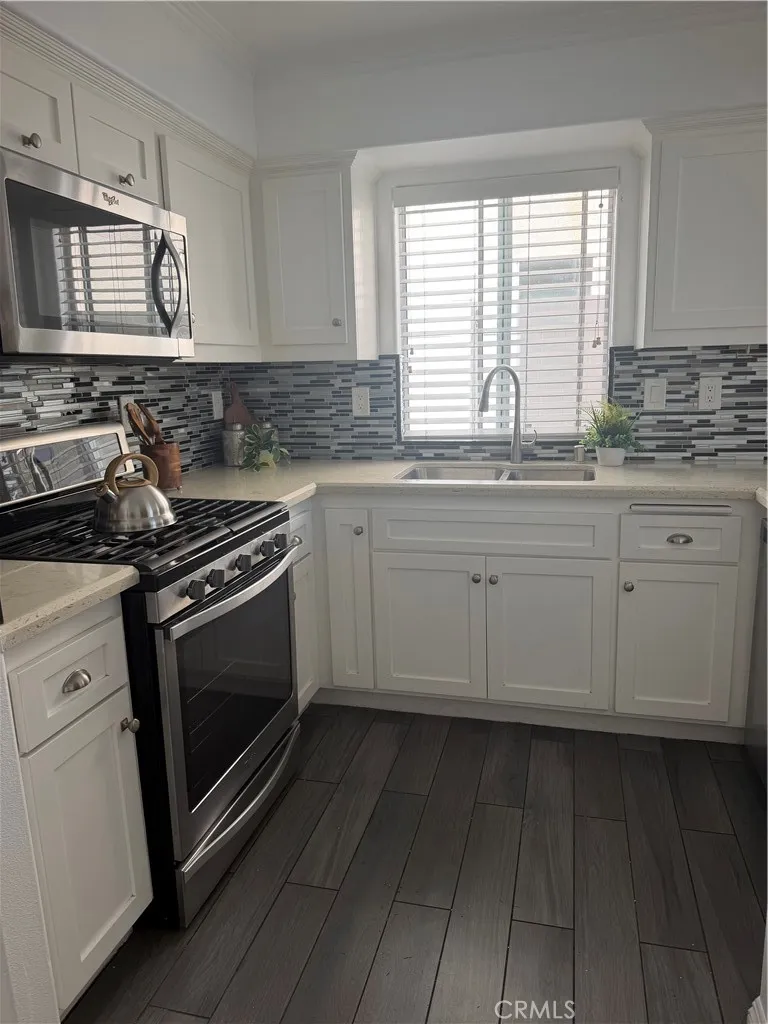 1209 Huntington Street Huntington Beach, CA 92648