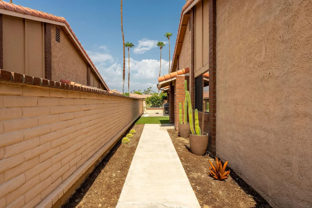 6 Joya Drive Palm Desert, CA 92260