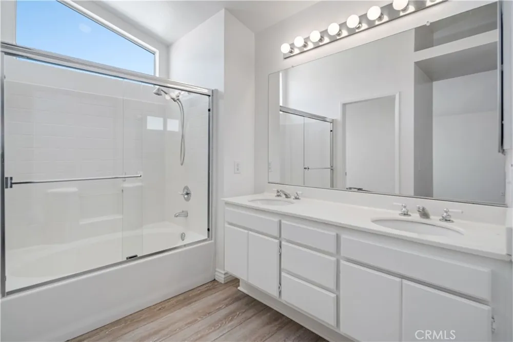 44509 21st E Lancaster, CA 93535