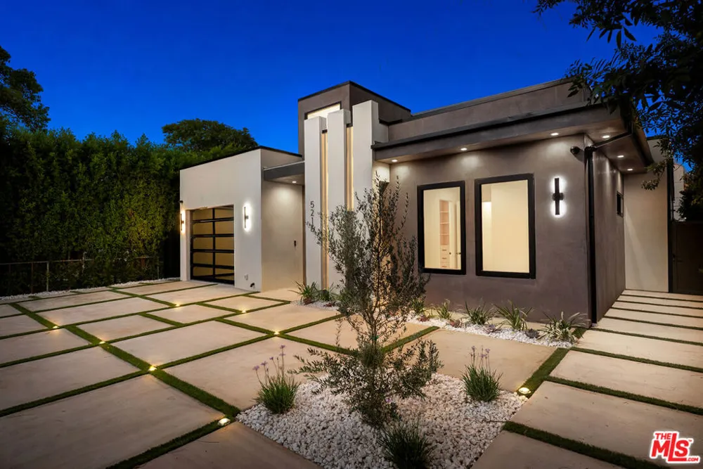 5216 Etiwanda Avenue Los Angeles, CA 91356