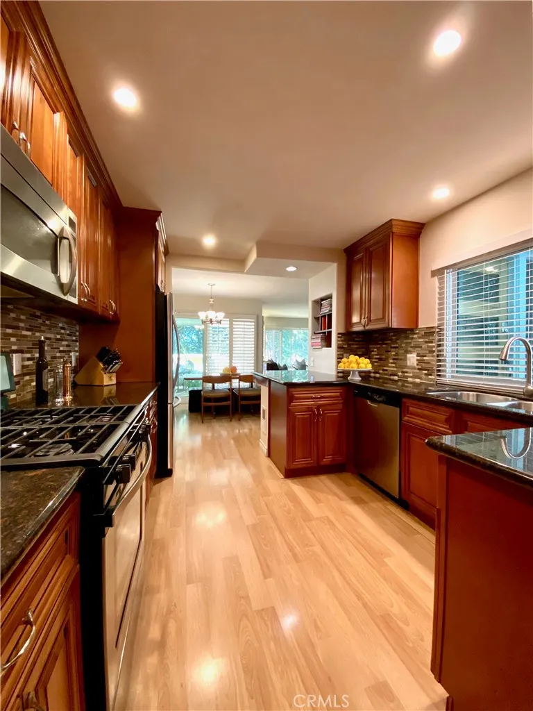 22521 Caminito Esteban #23 Laguna Hills, CA 92653