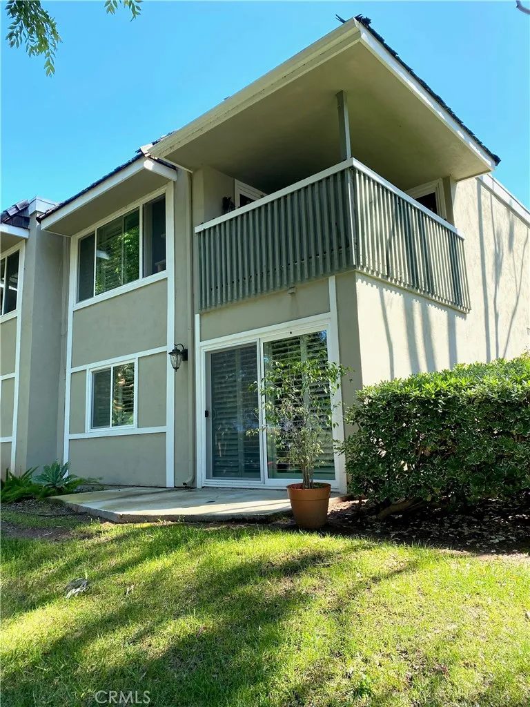 22521 Caminito Esteban #23 Laguna Hills, CA 92653