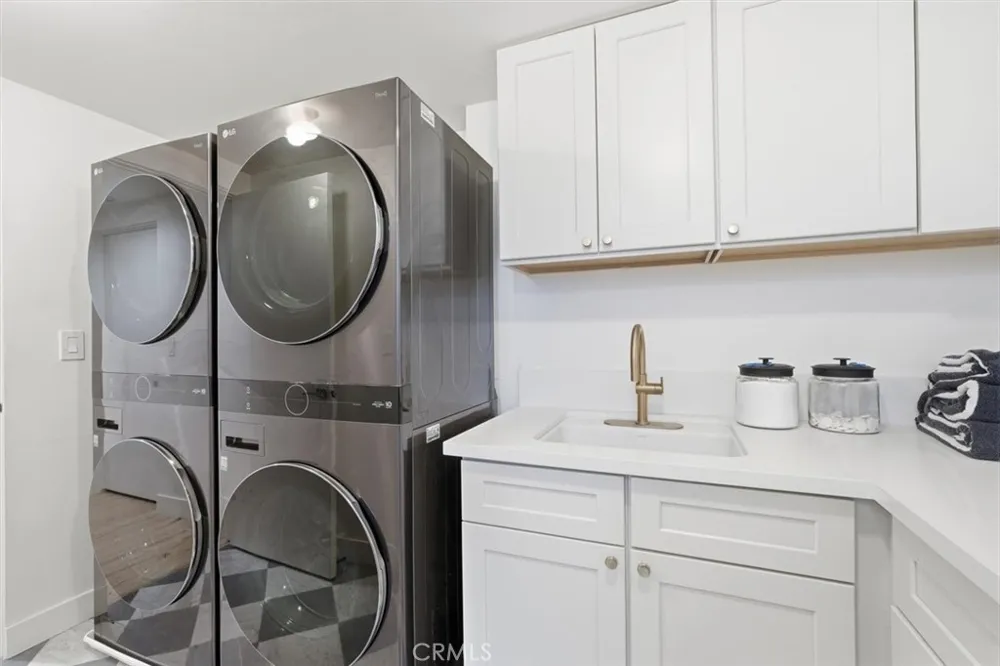 845 11th Manhattan Beach, CA 90266
