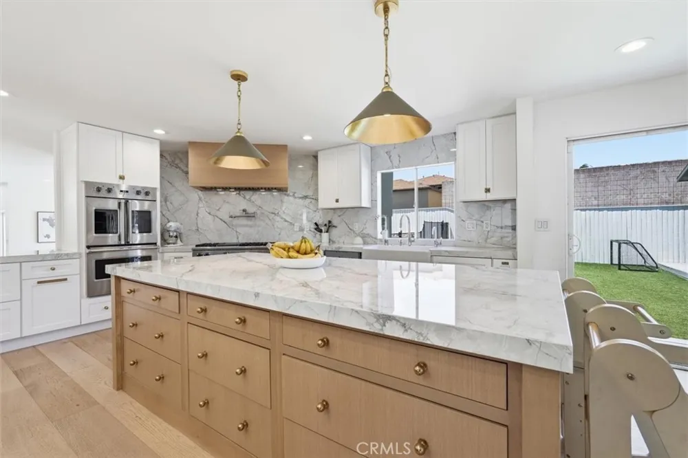 845 11th Manhattan Beach, CA 90266
