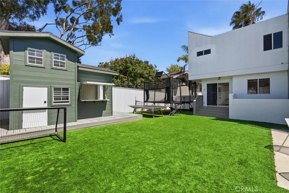 845 11th Manhattan Beach, CA 90266
