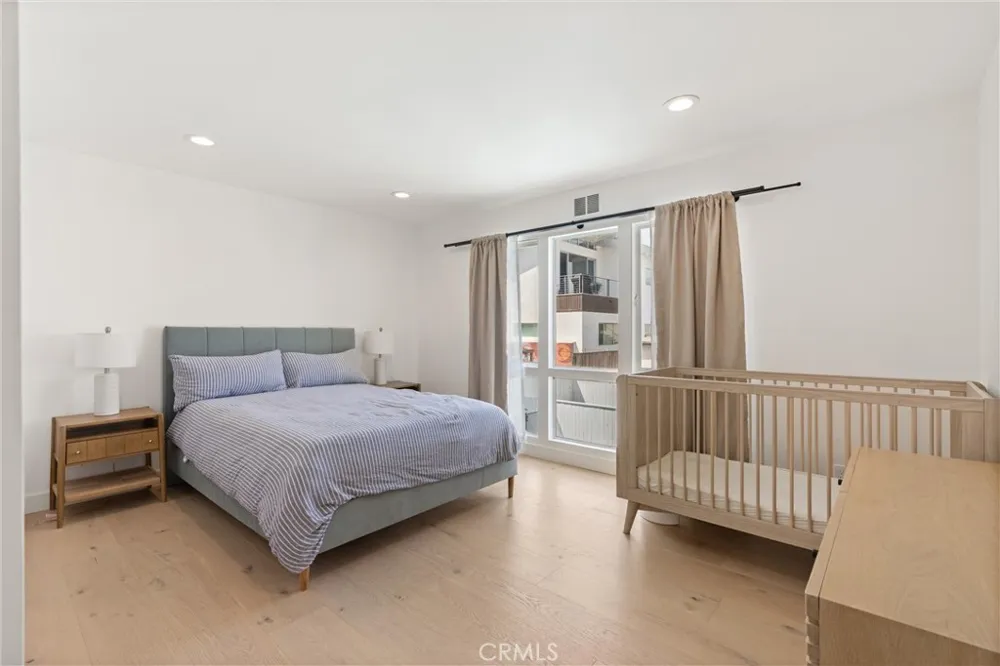 845 11th Manhattan Beach, CA 90266