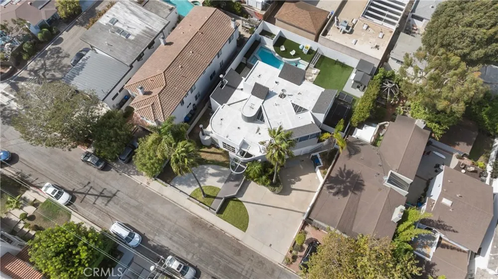 845 11th Manhattan Beach, CA 90266