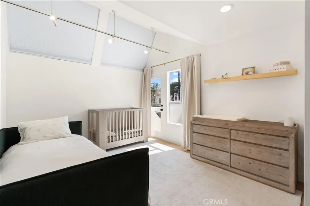 845 11th Manhattan Beach, CA 90266