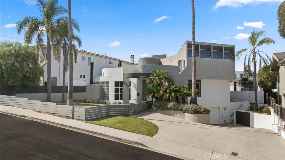 845 11th Manhattan Beach, CA 90266