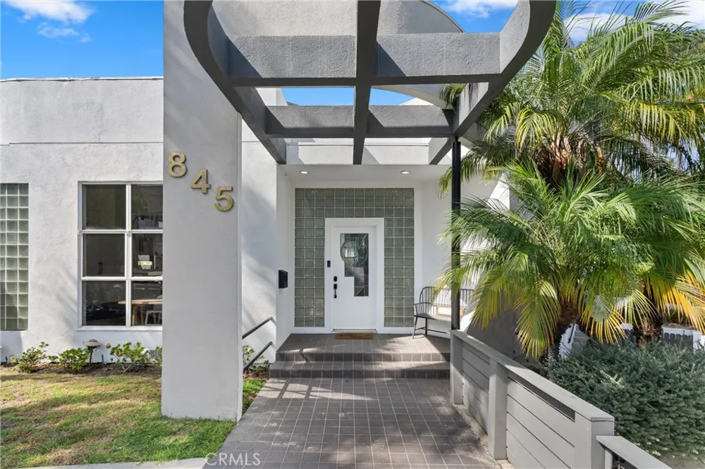 845 11th Manhattan Beach, CA 90266