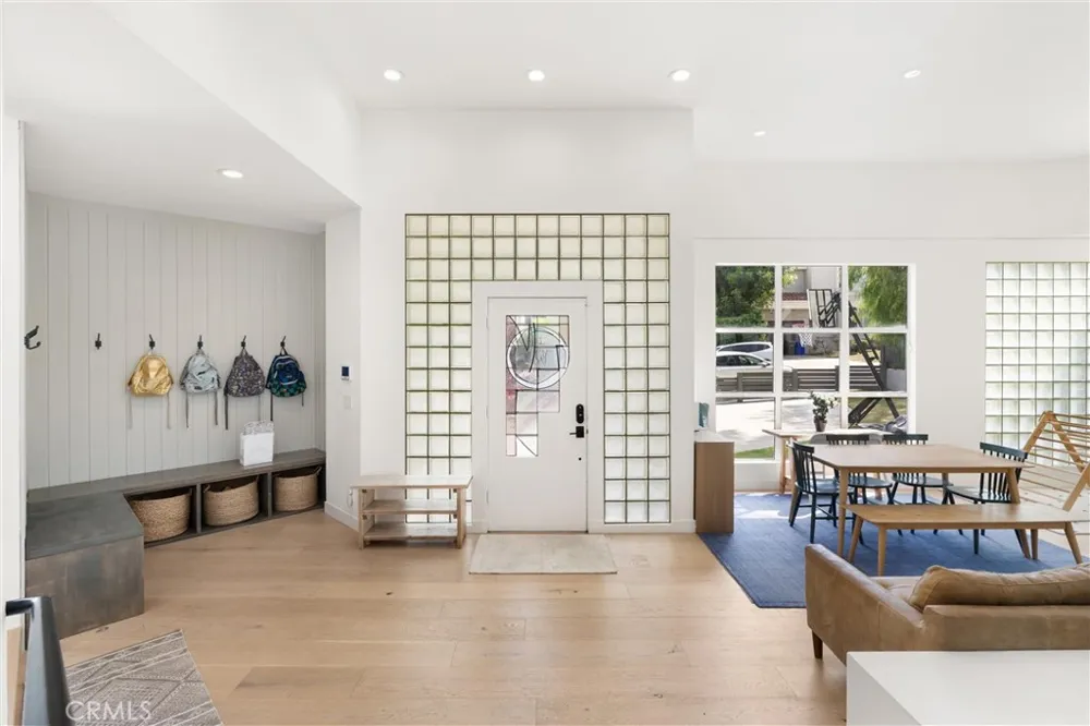845 11th Manhattan Beach, CA 90266