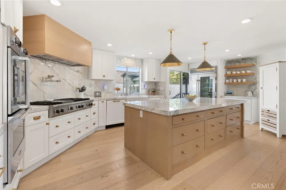 845 11th Manhattan Beach, CA 90266