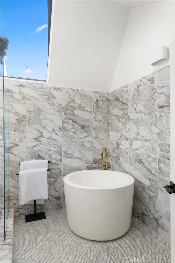 845 11th Manhattan Beach, CA 90266