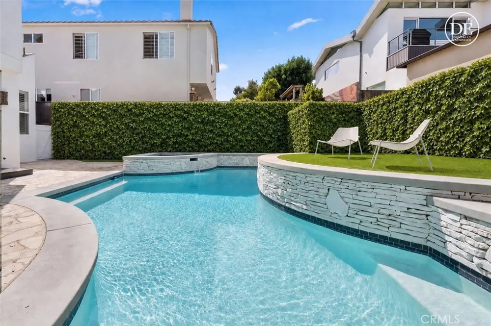 845 11th Manhattan Beach, CA 90266