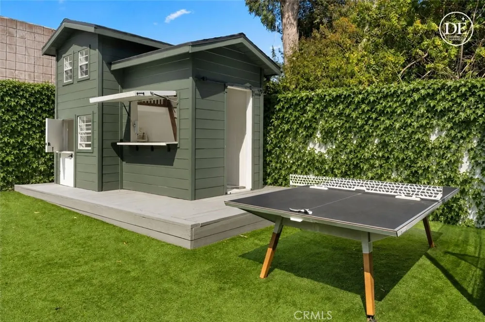 845 11th Manhattan Beach, CA 90266