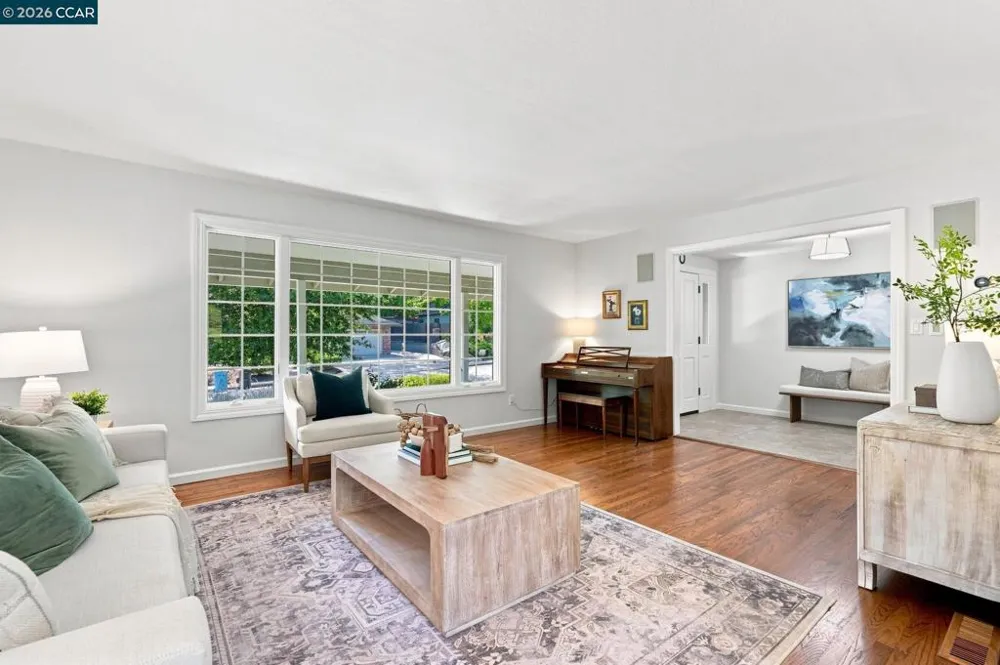 3960 Campolindo drive Moraga, CA 94556