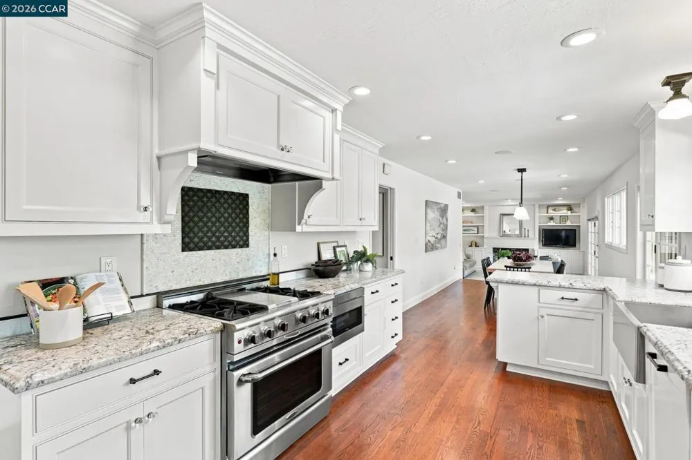 3960 Campolindo drive Moraga, CA 94556