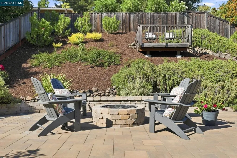3960 Campolindo drive Moraga, CA 94556