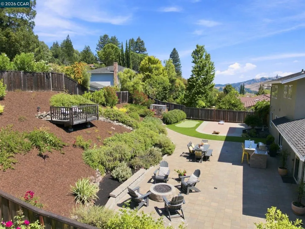 3960 Campolindo drive Moraga, CA 94556