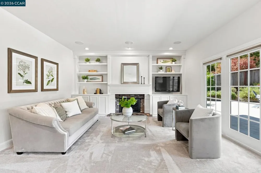 3960 Campolindo drive Moraga, CA 94556