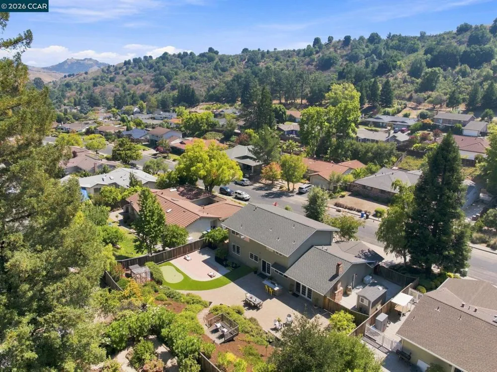 3960 Campolindo drive Moraga, CA 94556