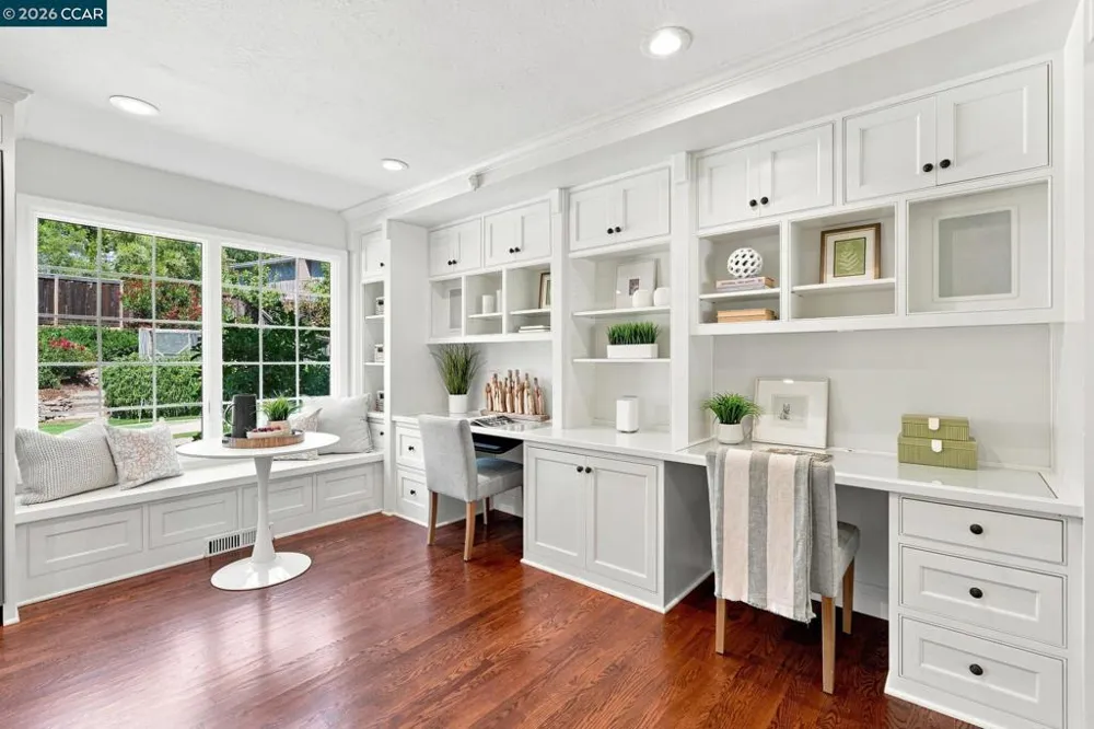 3960 Campolindo drive Moraga, CA 94556