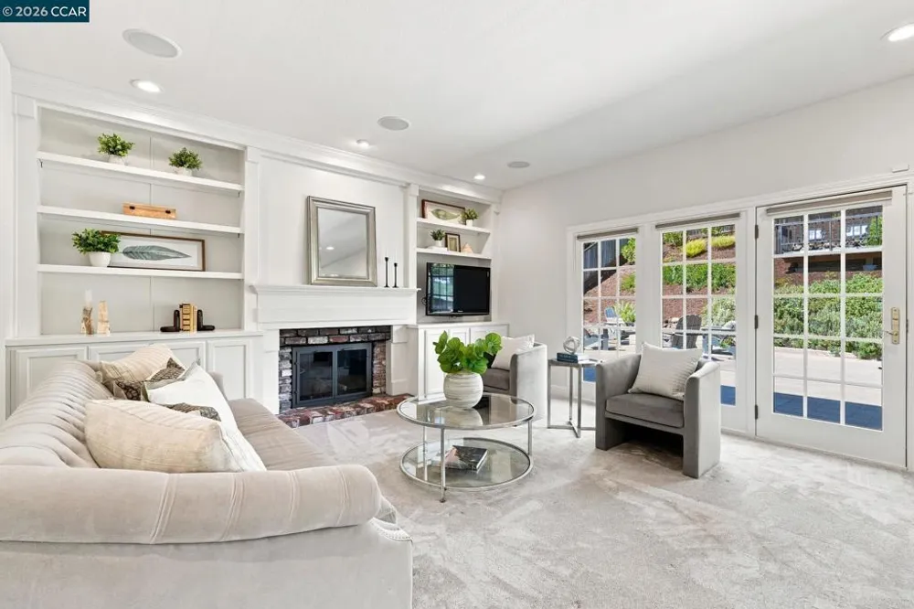 3960 Campolindo drive Moraga, CA 94556