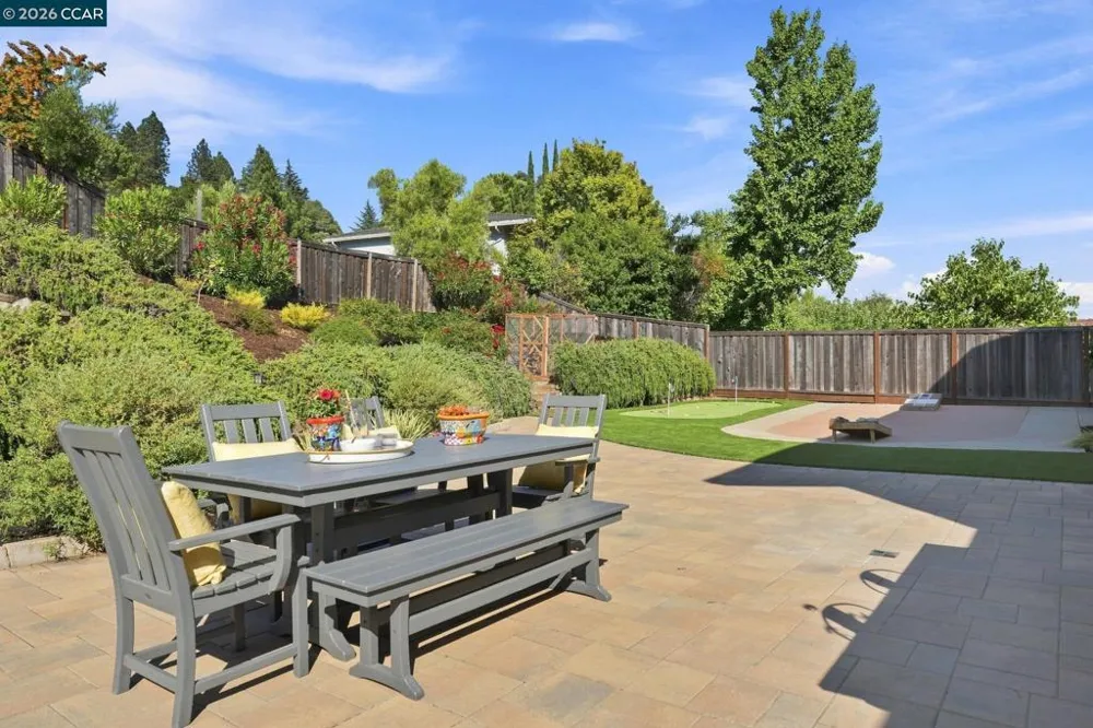 3960 Campolindo drive Moraga, CA 94556