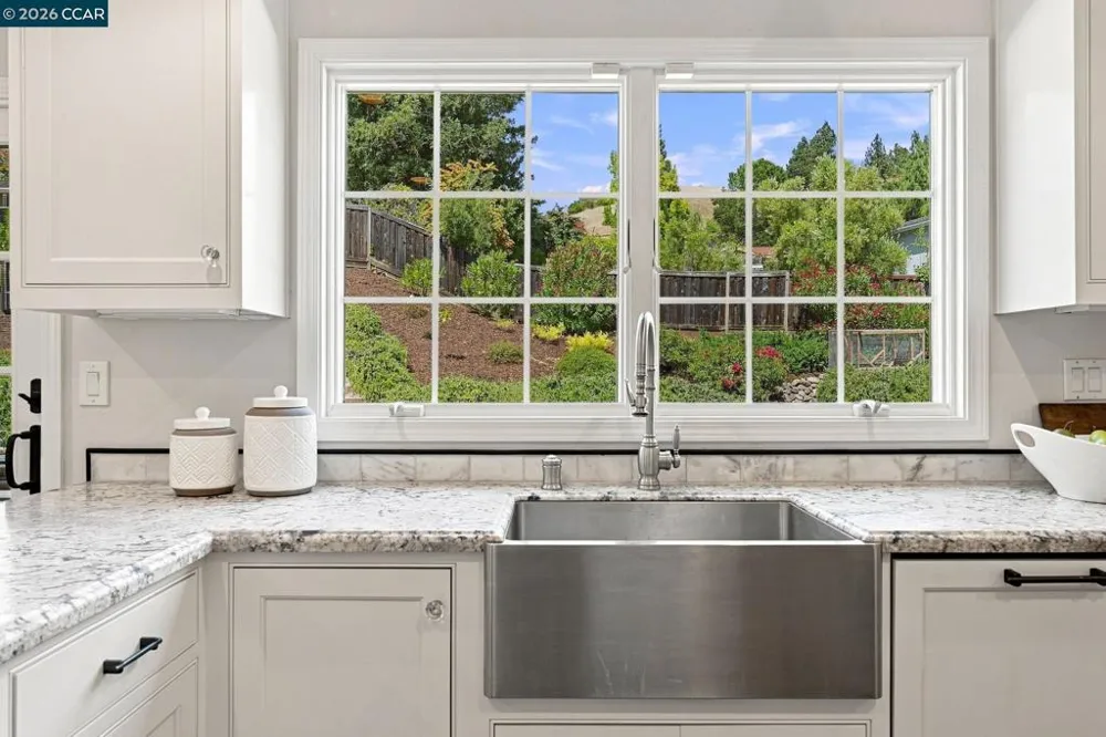 3960 Campolindo drive Moraga, CA 94556