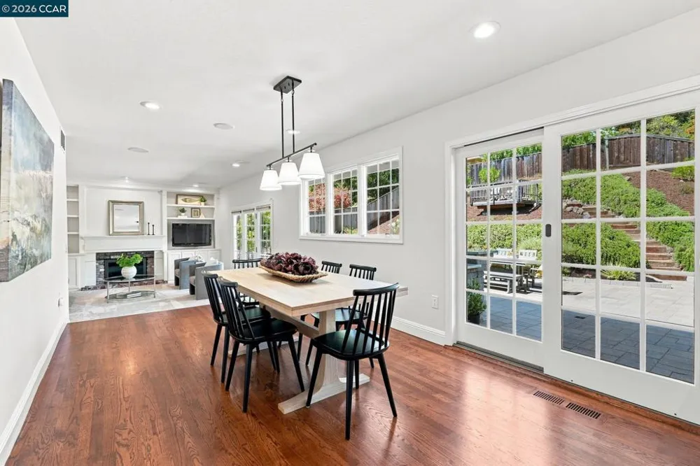 3960 Campolindo drive Moraga, CA 94556
