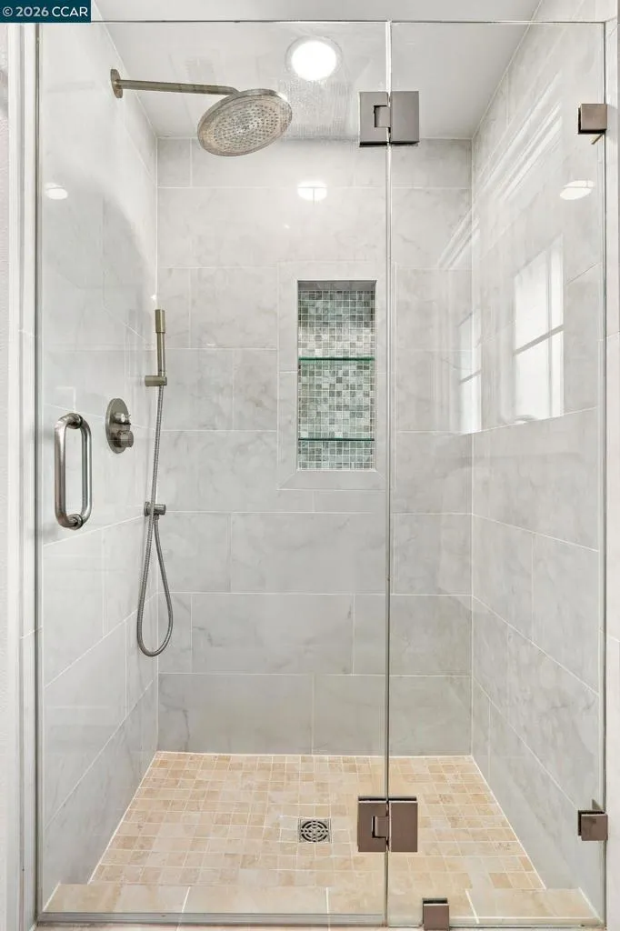 3960 Campolindo drive Moraga, CA 94556