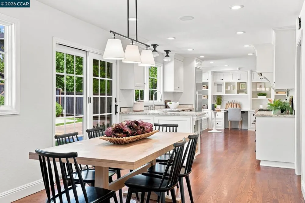 3960 Campolindo drive Moraga, CA 94556