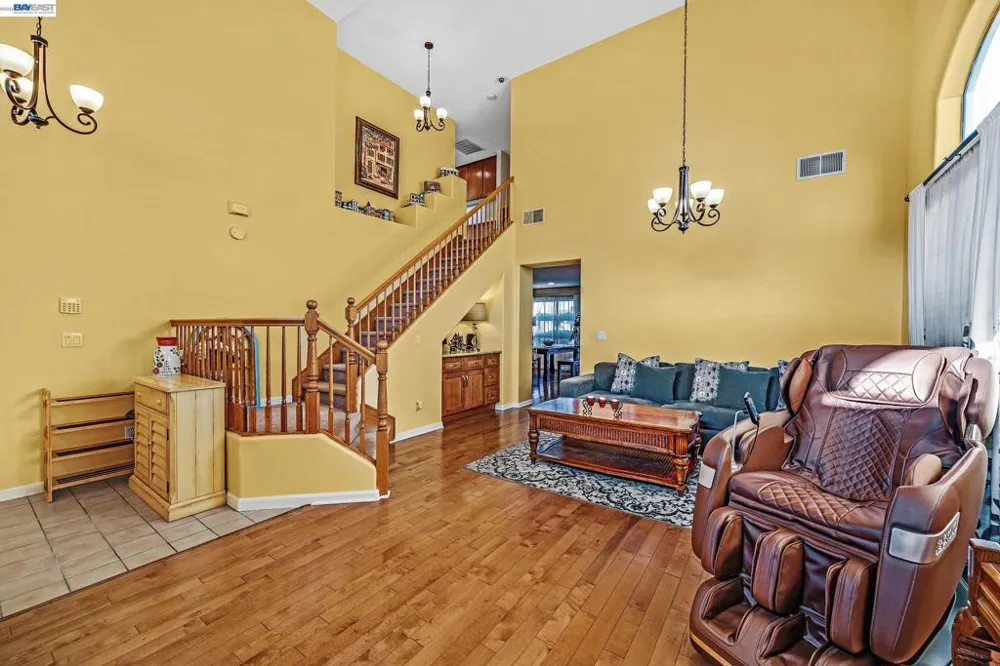 15100 Shining Star Ln San Leandro, CA 94579
